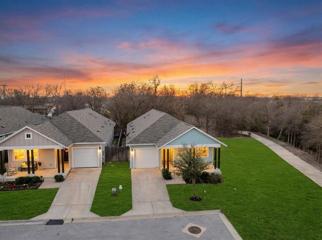 Building Photo - 313 Michaelis Dr