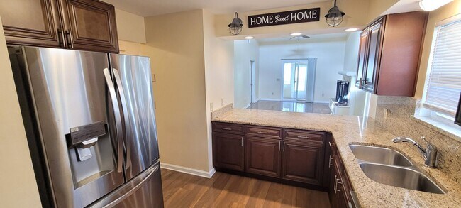 Building Photo - Venetian Villa 2 Bedroom 2 Bath 2 Car Garage w/Waterview!