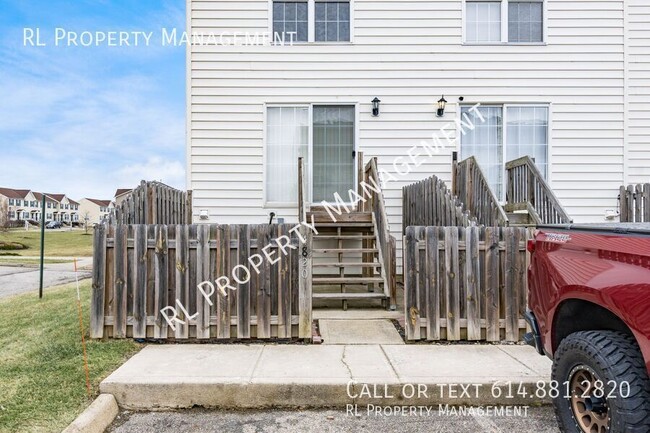 Building Photo - 2 Bed/1.5 Bath End Unit Condo at White Oak...