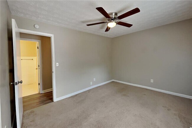 Building Photo - 3848 Welham Green Ct