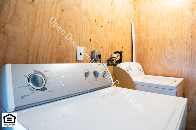 Building Photo - 7321 Ideal Ave