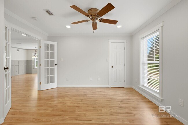 Building Photo - 108 Cherry Cir
