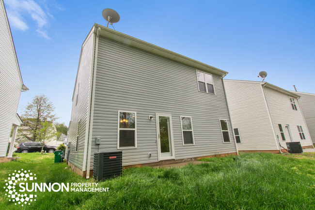 Building Photo - 3 Bed/2.5 Bath Home Close to Mountain Isla...