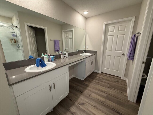 Building Photo - 3464 Dahlia Dr