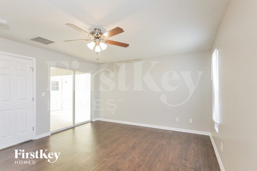 Building Photo - 1016 SW 37th Terrace