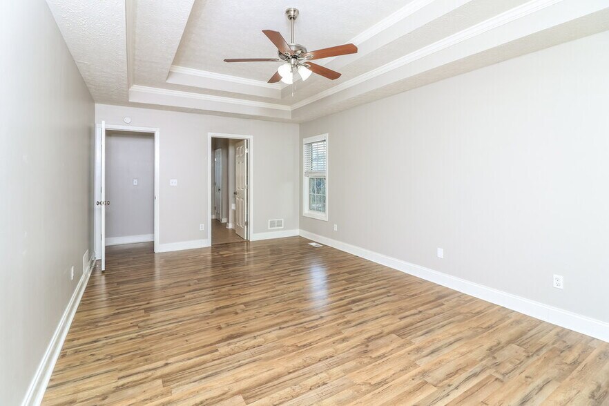 Building Photo - 613 Windy Mill Crossing