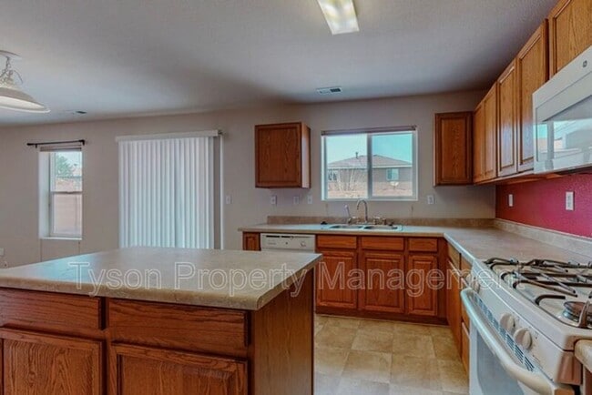 Building Photo - 7615 Red Finch Ct NW
