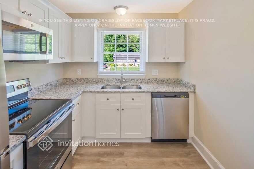 Building Photo - 4213 Gladstone Ln