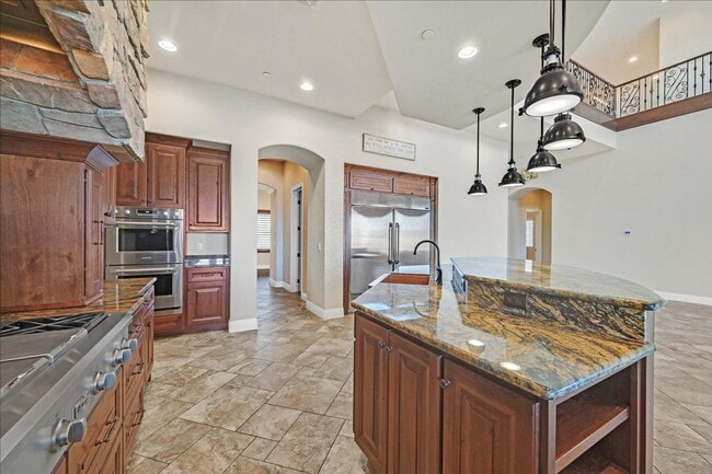 Building Photo - Custom Luxury Home with Strip and Mountain Views!