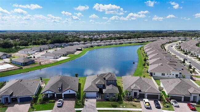 Building Photo - 5559 Trevesta Pl