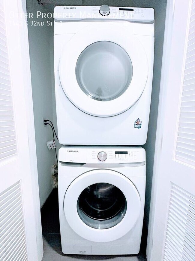 Building Photo - 1445 S 32nd St