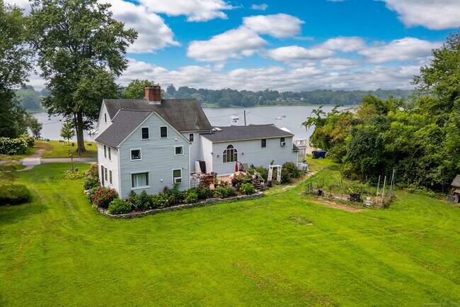 Building Photo - 538 Main St