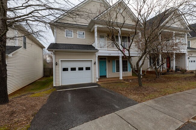 Building Photo - Single Family Home Minutes to DTWN/UVA Area