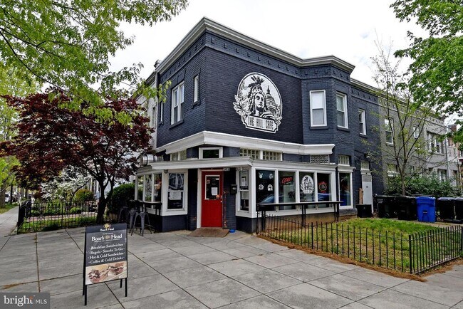 Building Photo - 1016 17th Pl NE