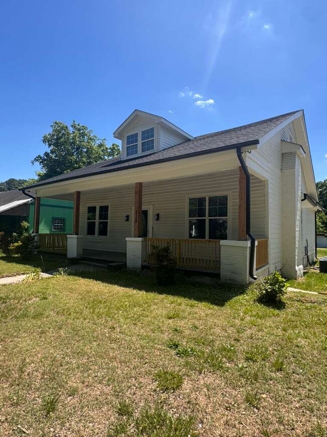 Building Photo - 312 E Andrews Ave