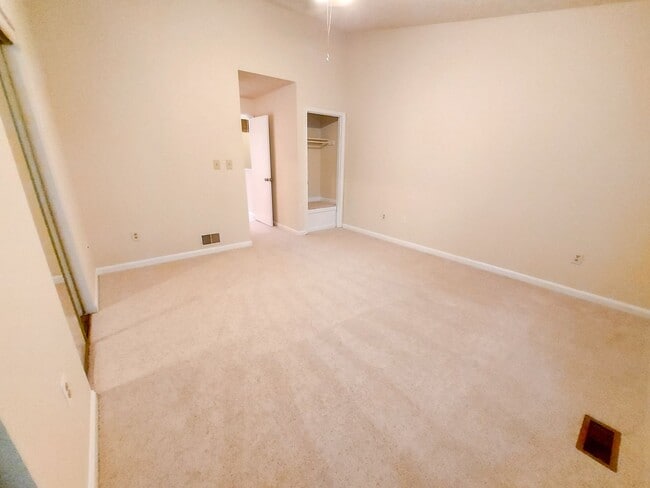 Building Photo - Beautiful 2BR 2BA Townhouse in Germantown ...