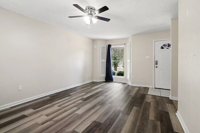 Building Photo - 12822 Hodges Ln