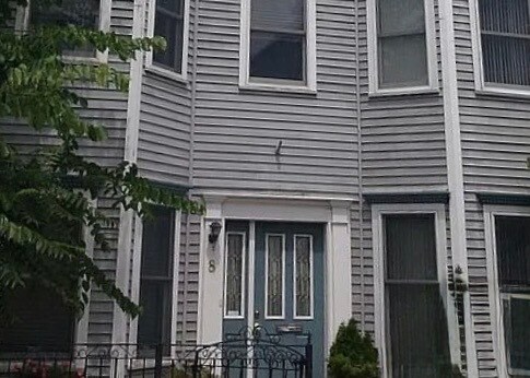 Building Photo - 8 Roseclair St