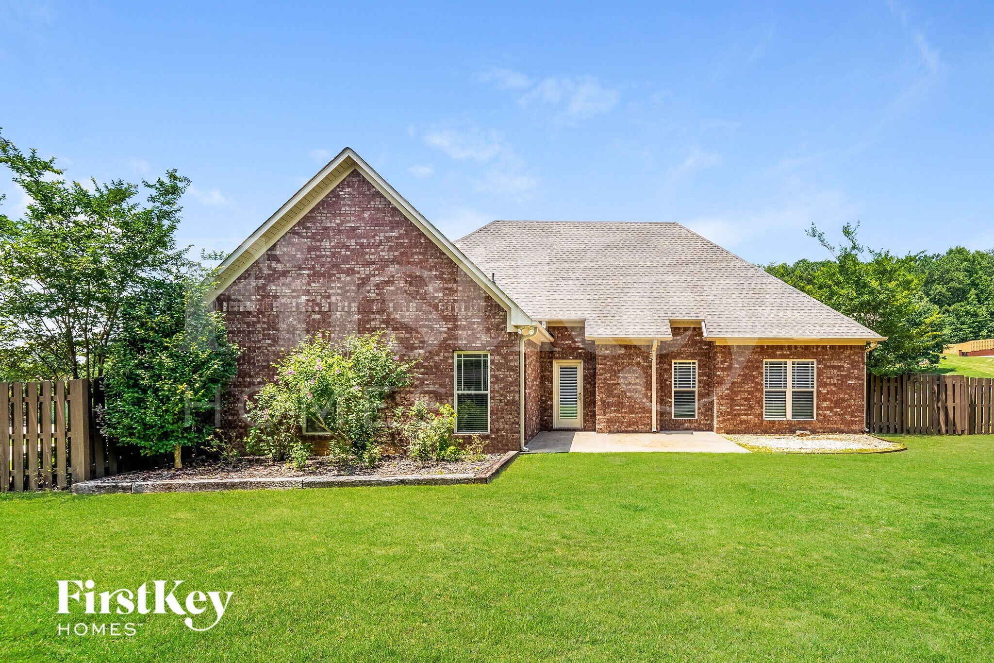 Building Photo - 15 Field Ln