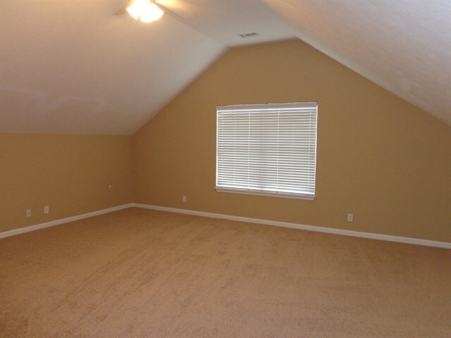 Building Photo - 3720 Southbend Dr