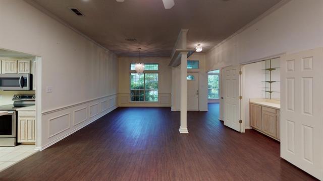 Building Photo - 6417 Lago Vista Dr