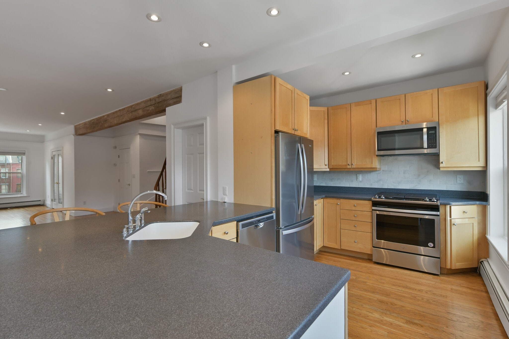 Building Photo - 71 Rutland St