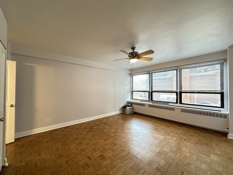 Building Photo - 4180 N Marine Dr