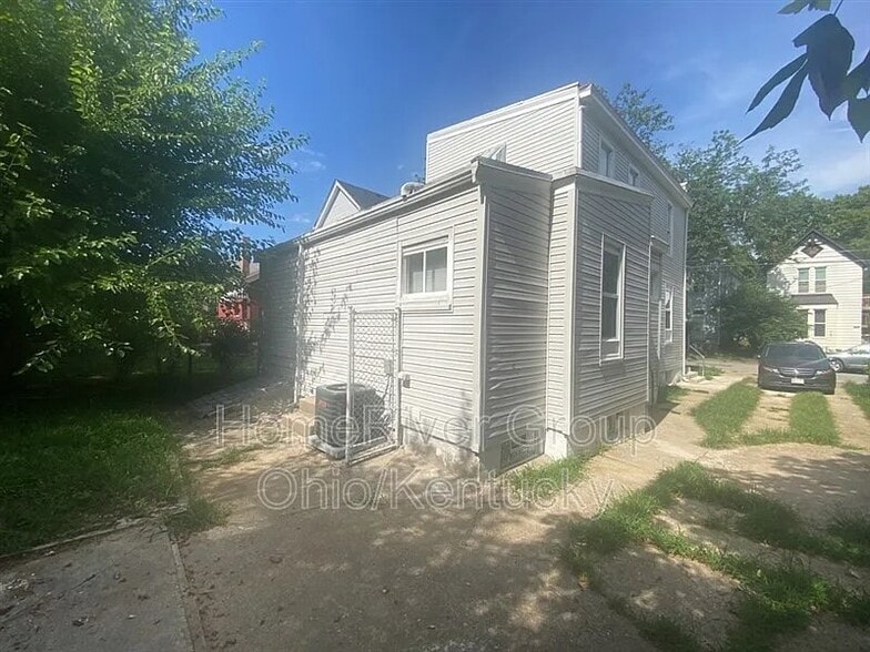 Building Photo - 1607 Banklick St