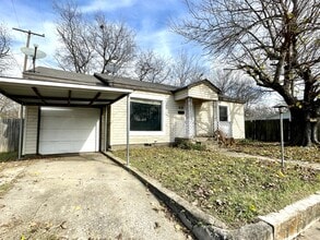 Building Photo - 111 5th Ave NW