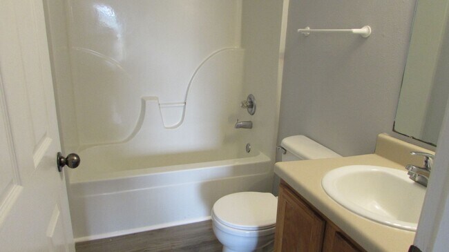 Building Photo - 15135 Deer Creek Dr