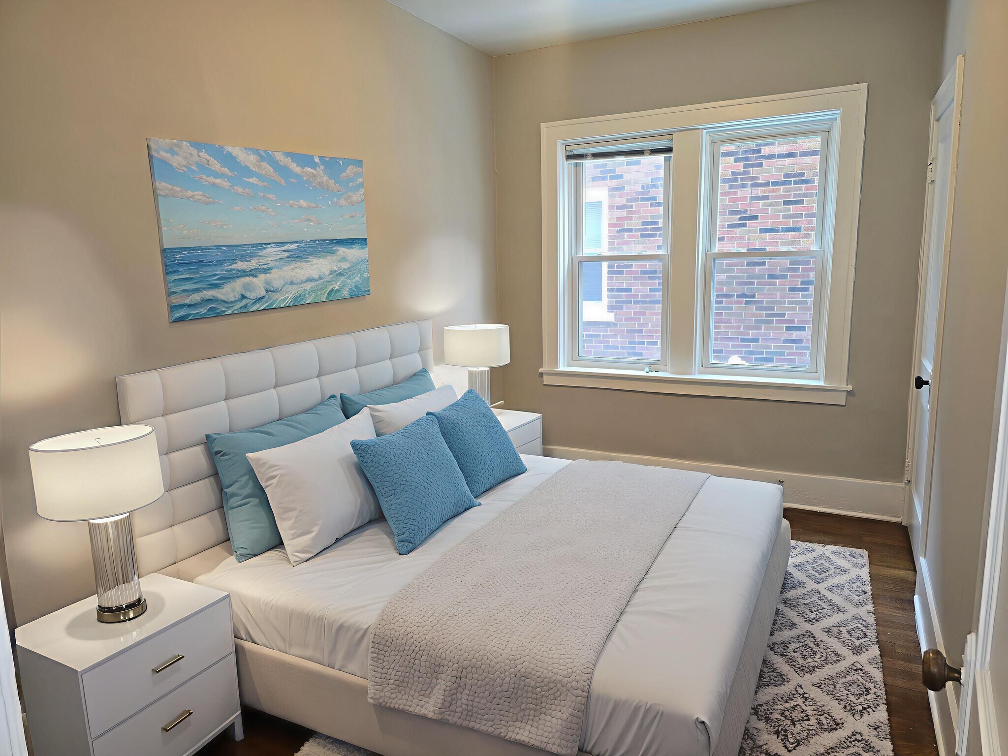 Building Photo - 1026 Lakepointe St