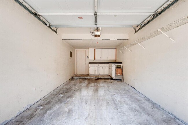 Building Photo - 16800 Sugar Pine Dr