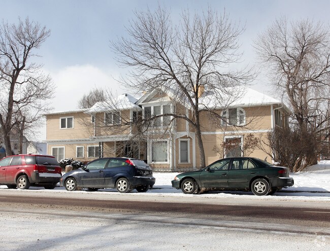Building Photo - 1106 N Weber St