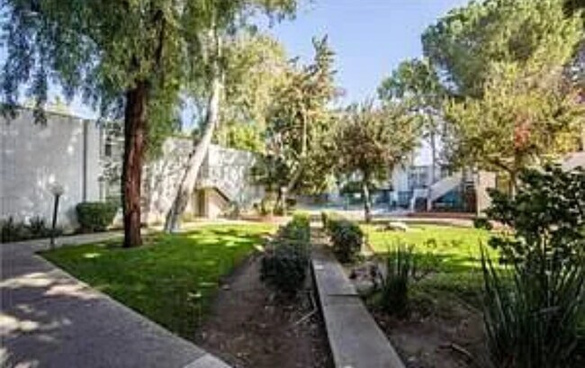 Building Photo - 18620 Hatteras St