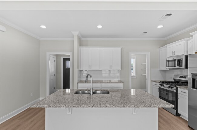 Building Photo - 214 Clifton Dr