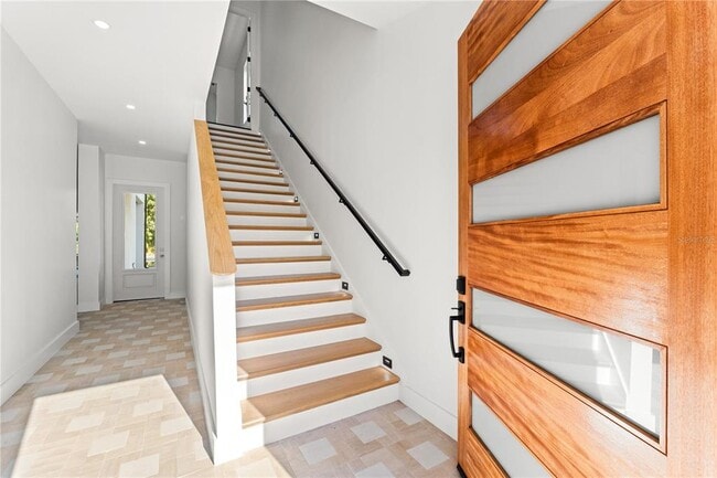 Building Photo - 531 Danube Ave