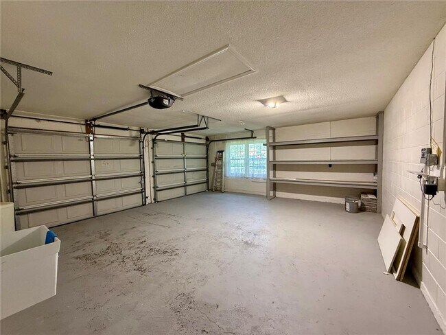 Building Photo - 31 Eastmoor Ln