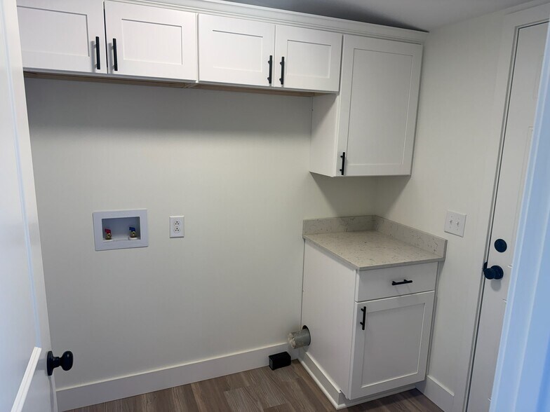 Building Photo - 2430 Little Hickman Rd