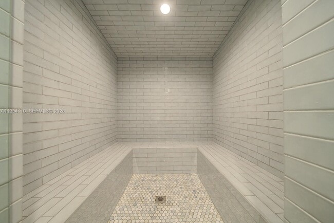 Building Photo - 10 SW South River Dr