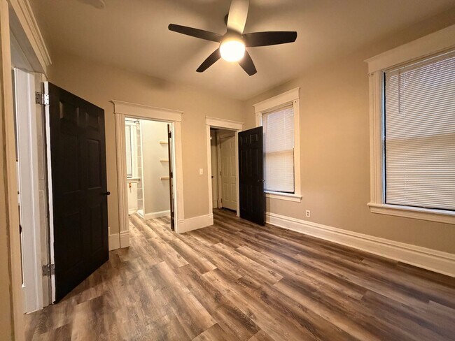 Building Photo - 1035 1st Ave S