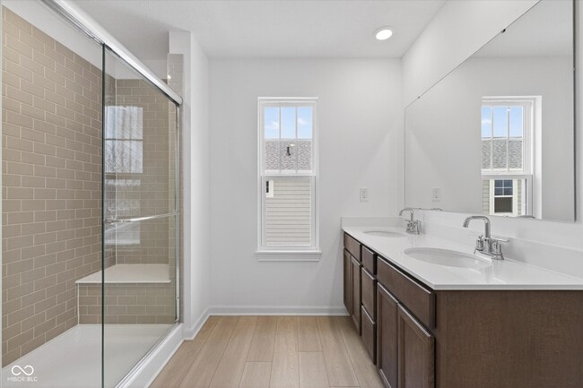 Building Photo - 15946 Meadow Frost Ct