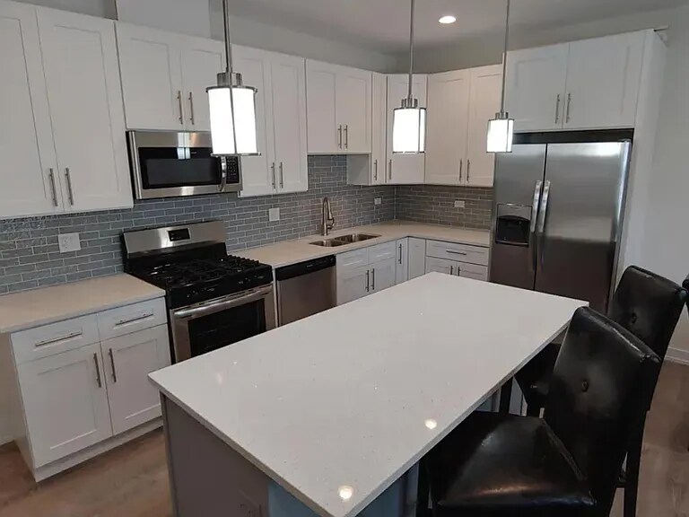 Building Photo - 4211 N Harding Ave