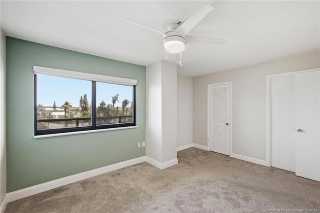 Building Photo - 10410 S Ocean Dr