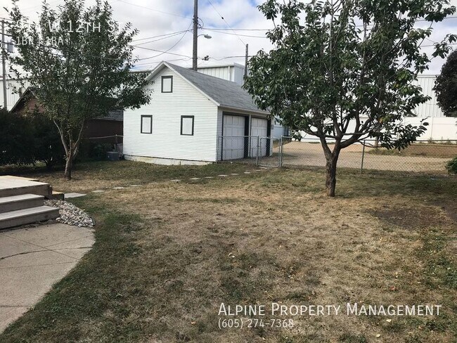 Building Photo - 1 Bed/1 Bath Twinhome For Rent!