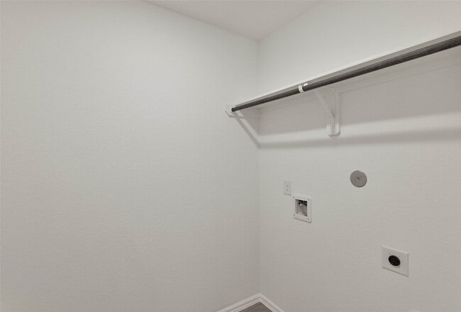 Building Photo - 1935 Barrett Gables Dr