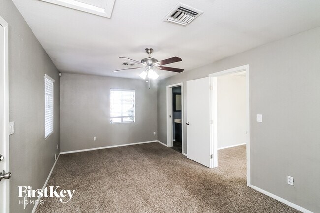 Building Photo - 3320 S Margo Dr