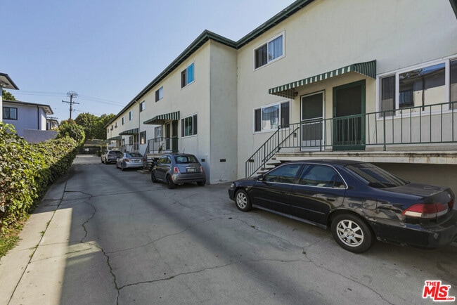 Building Photo - 2701 Kansas Ave