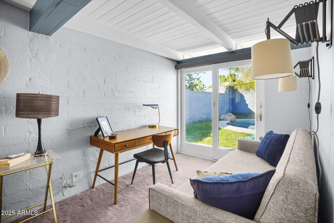 Building Photo - 1504 E Rancho Dr