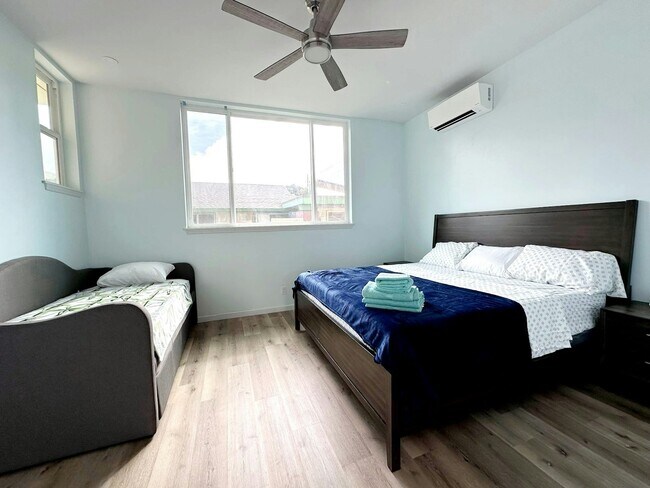 Building Photo - 87-1450 Farrington Highway, Unit Ocean side