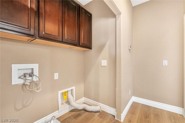 Building Photo - 7616 Perla Del Mar Ave